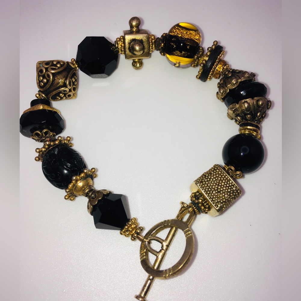 Artisan Black and Gold bracelet! 🔥🔥🔥
